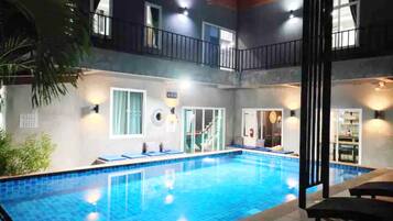 Private pool