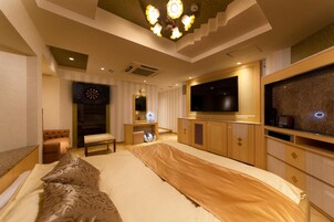 Ropa de cama de alta calidad, sistema de insonorización, wifi gratis