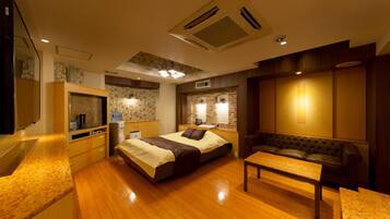 Premium bedding, soundproofing, free WiFi