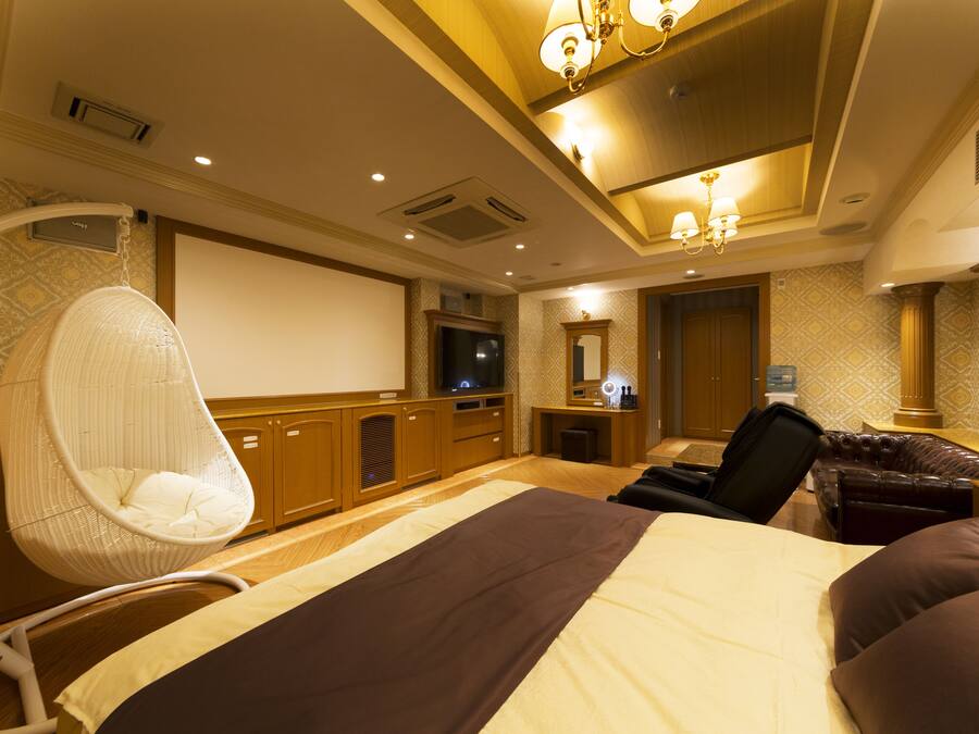 Junior Suite | Peralatan tempat tidur premium, kalis bunyi, Wi-fi percuma