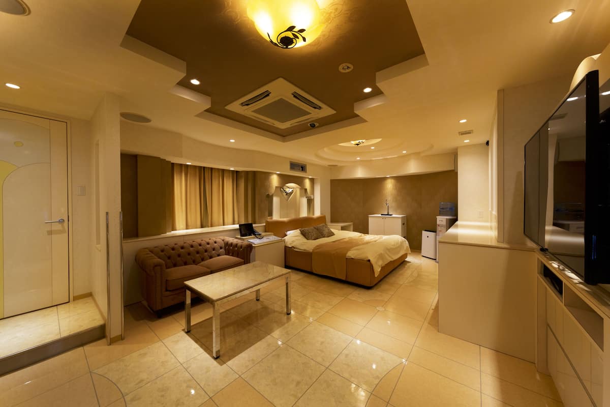 deluxe double room | premium bedding, soundproofing, free wifi