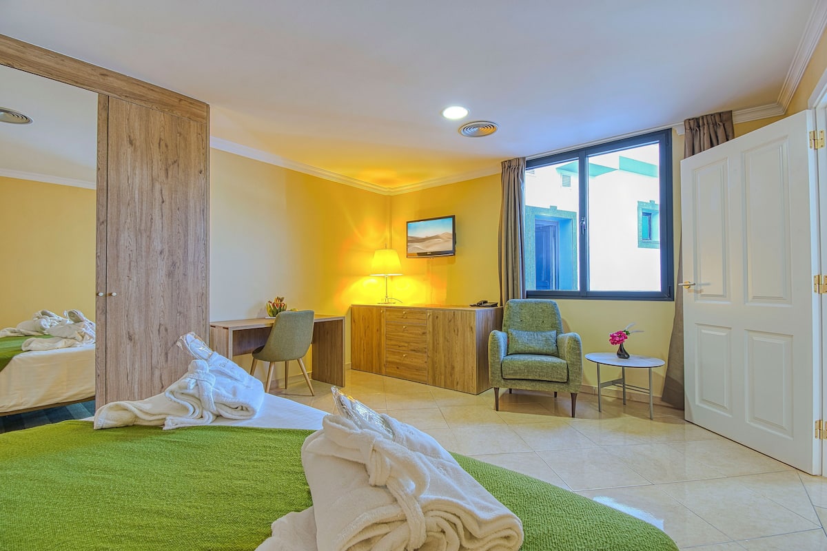 standard double room (located in garage zone) | 1 bedroom, hypo-allergenic bedding, down duvets, minibar