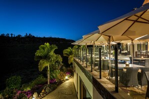 Breakfast, lunch, dinner served; Mediterranean cuisine - Casa León Royal Retreat (San Bartolomé de Tirajana)