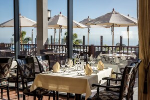 Breakfast, lunch, dinner served; Mediterranean cuisine 