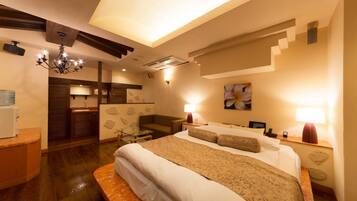 Premium bedding, soundproofing, free wired internet