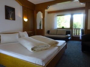 ห้องแฟมิลี่ | โต๊ะทำงาน, Wi-Fi ฟรี, ผ้าปูที่นอน