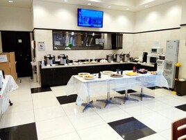 Free daily buffet breakfast