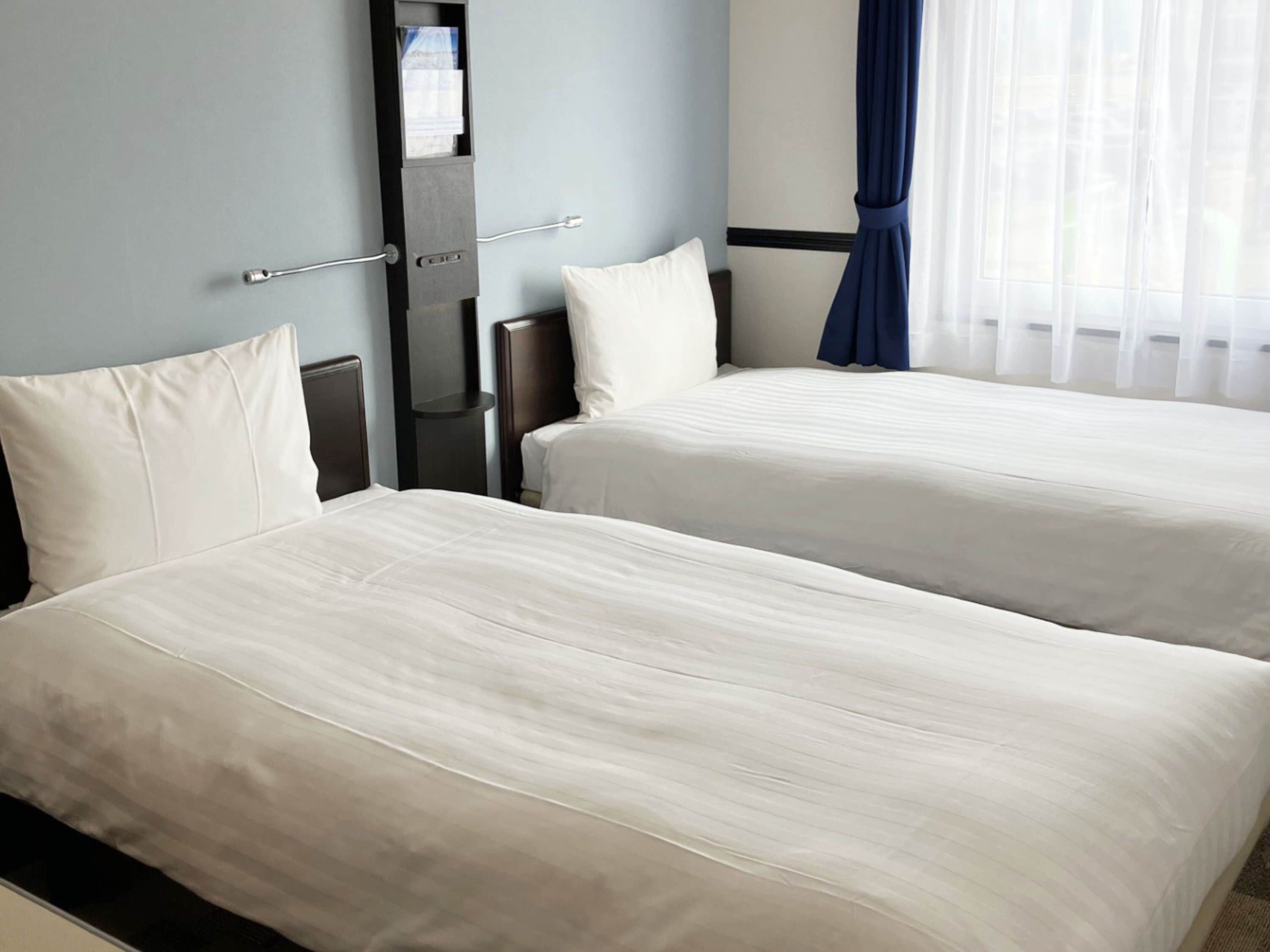 Skrivebord, strykejern/-brett, wi-fi (inkludert) og sengetøy