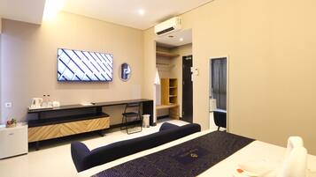 Executive Room, 1 Bedroom | Desk, laptop workspace, rollaway beds, free WiFi