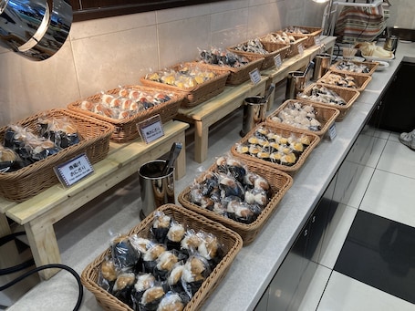 Free daily Japanese breakfast