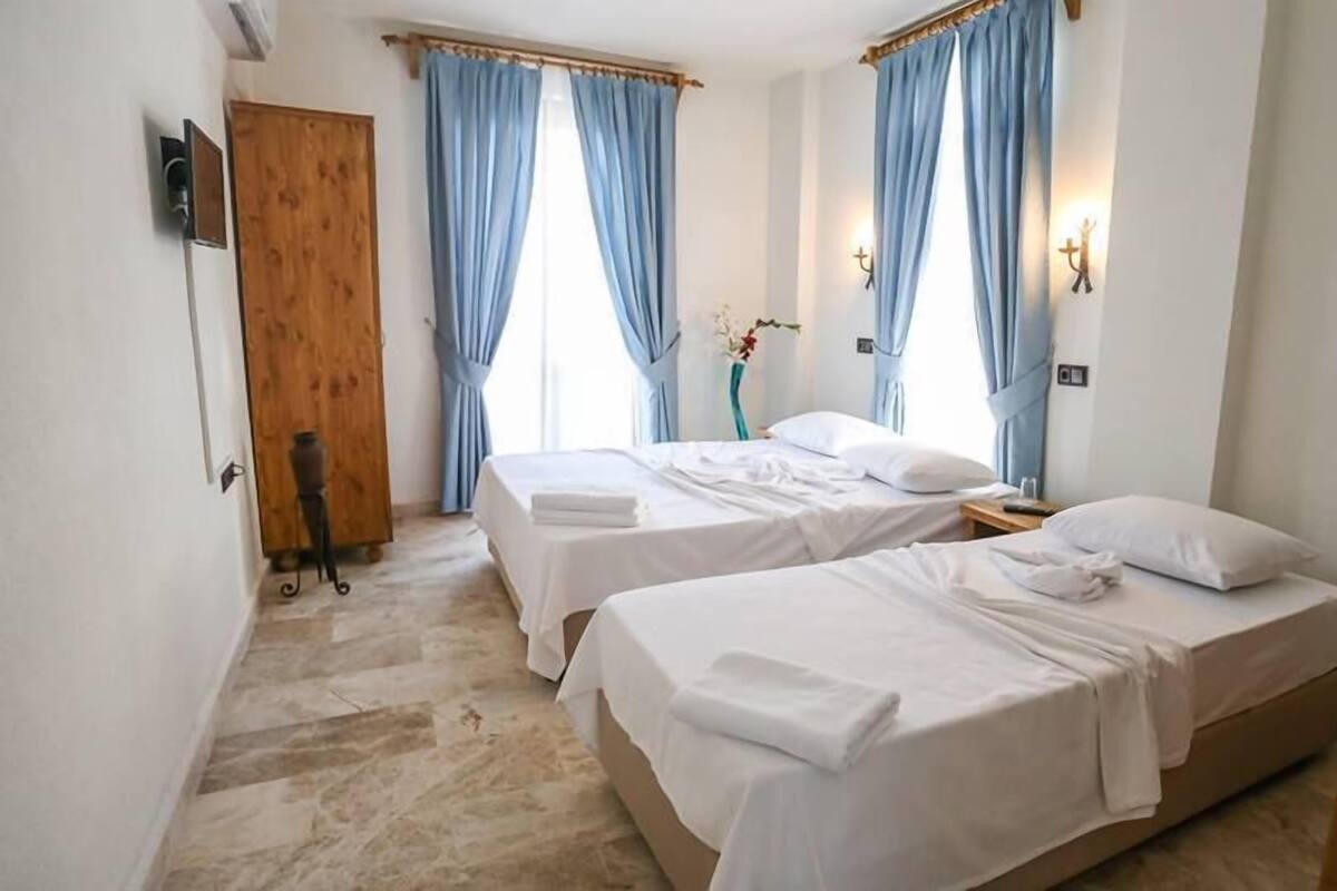 Triple Room | Free cots/infant beds, free WiFi