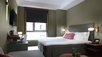 Classic Double Room | Hypo-allergenic bedding, down comforters, pillowtop beds, minibar
