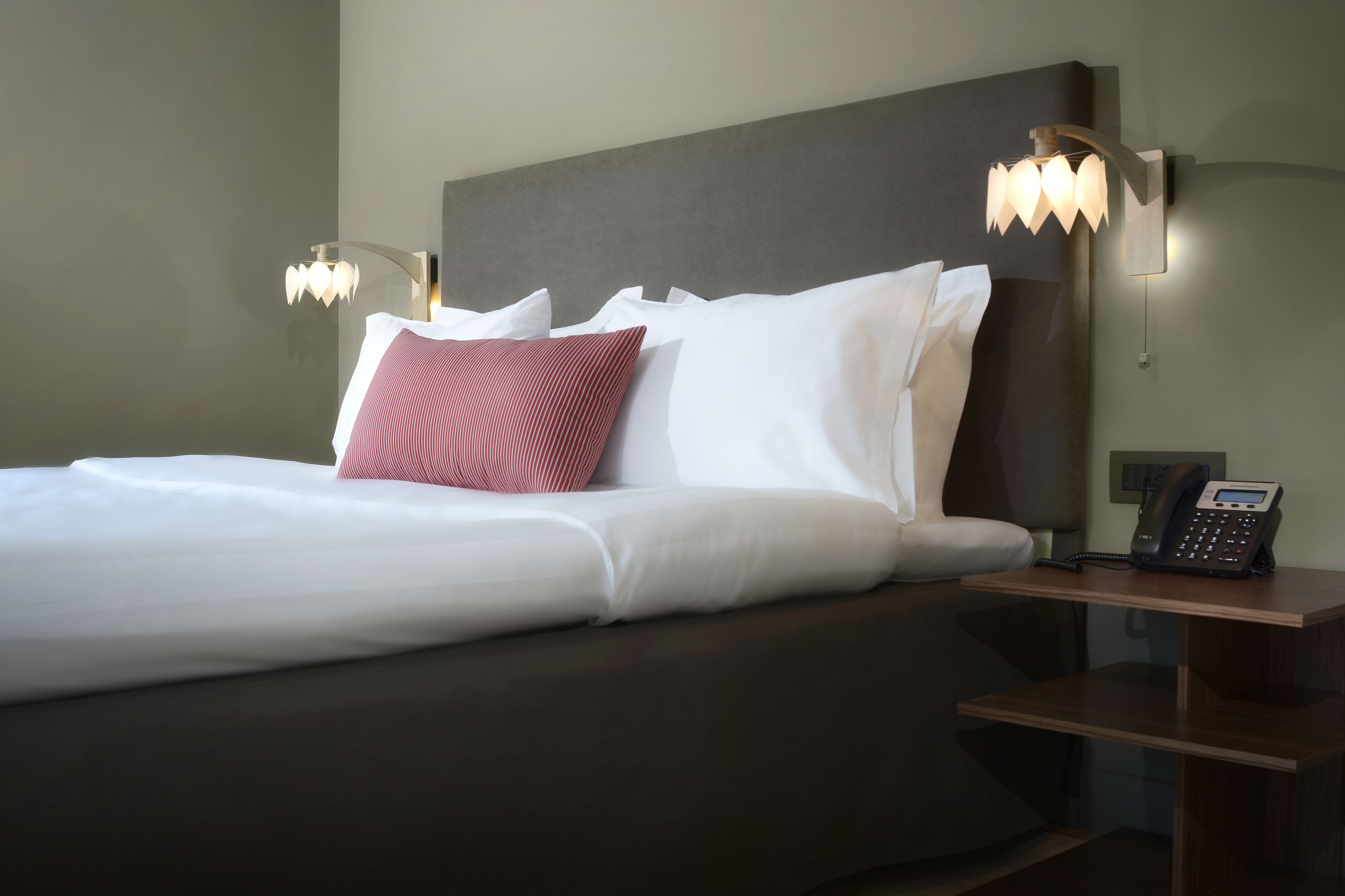 junior suite | hypo-allergenic bedding, down duvets, pillow-top beds, minibar