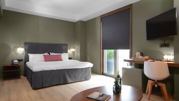 Superior Double Room | Hypo-allergenic bedding, down duvets, pillow-top beds, minibar