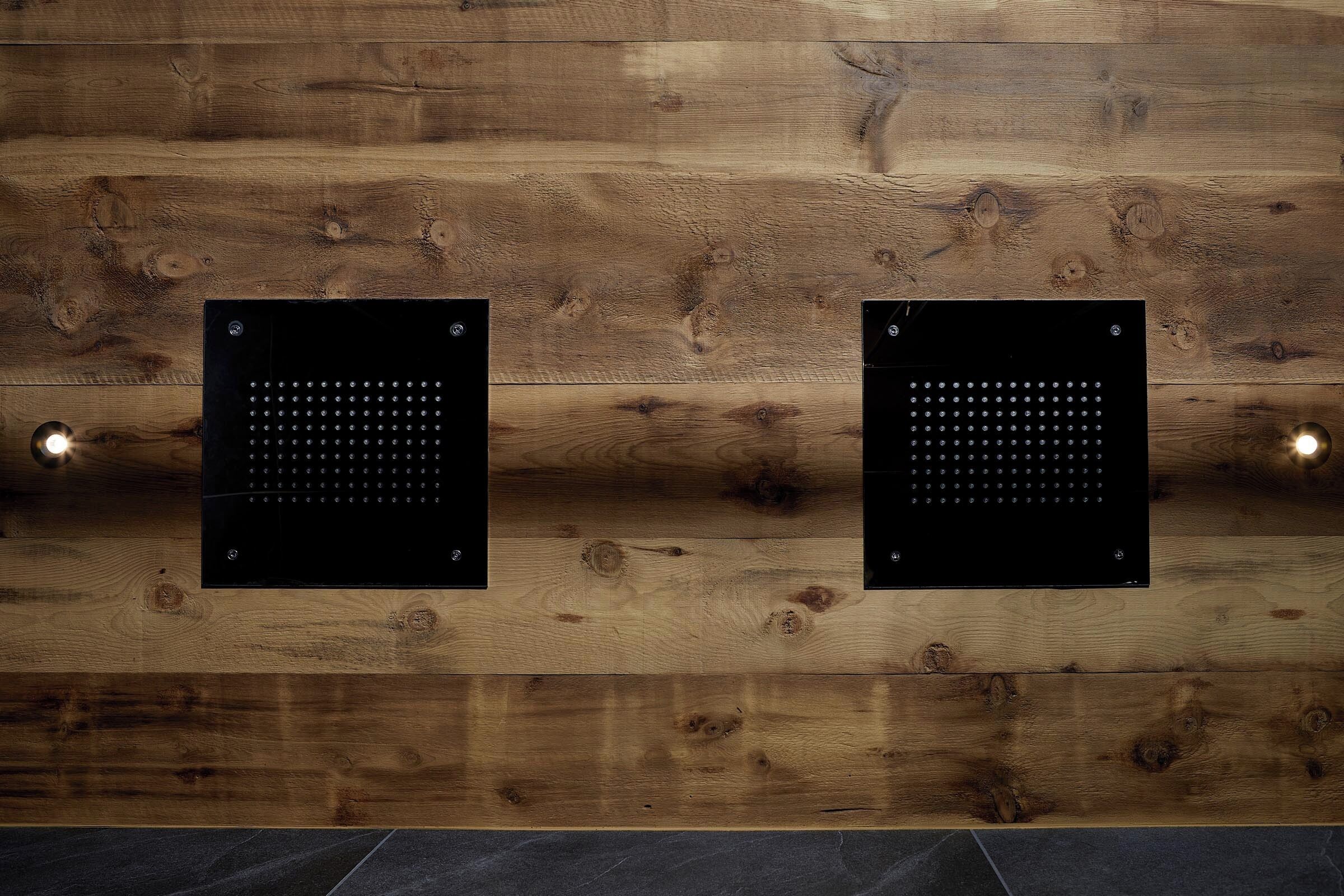 deluxe room | bathroom | shower, free toiletries, hair dryer, bidet