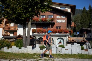 Front of property - Garni Dello Sportivo (Pinzolo)