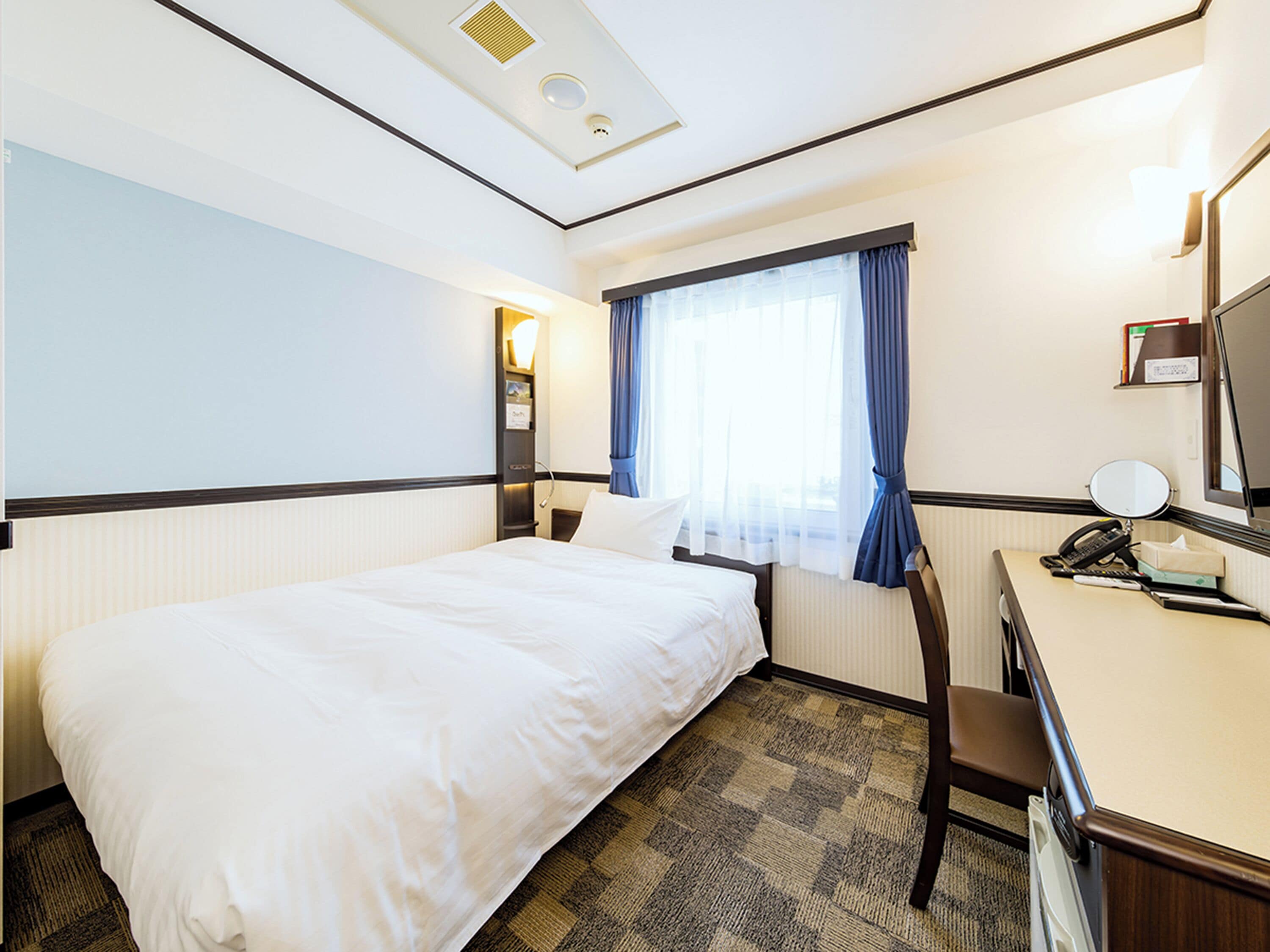 Desk, free WiFi, bed sheets