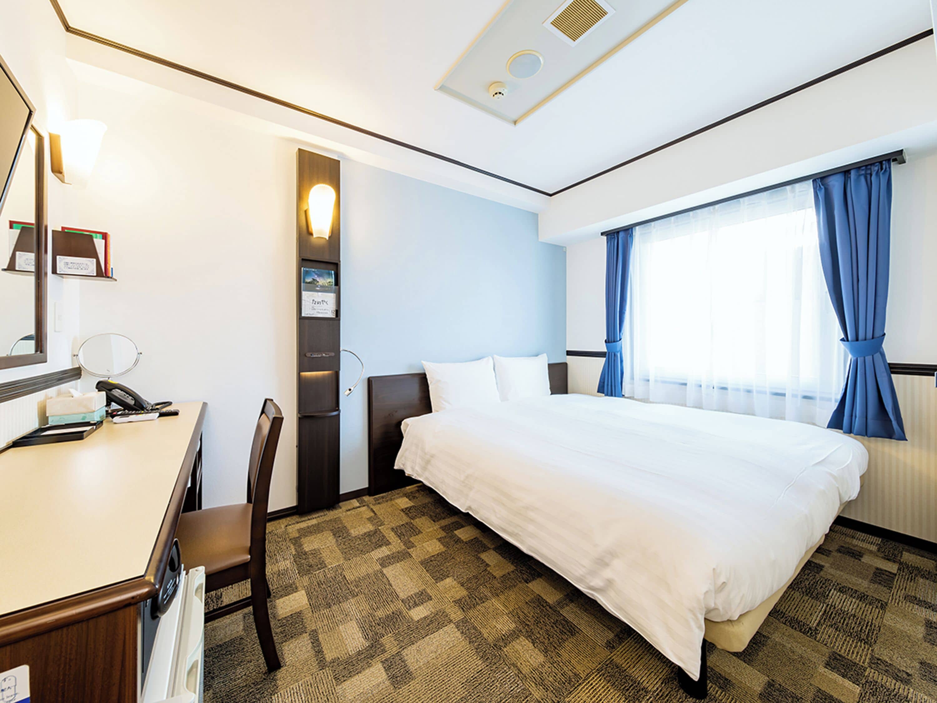 Desk, free WiFi, bed sheets