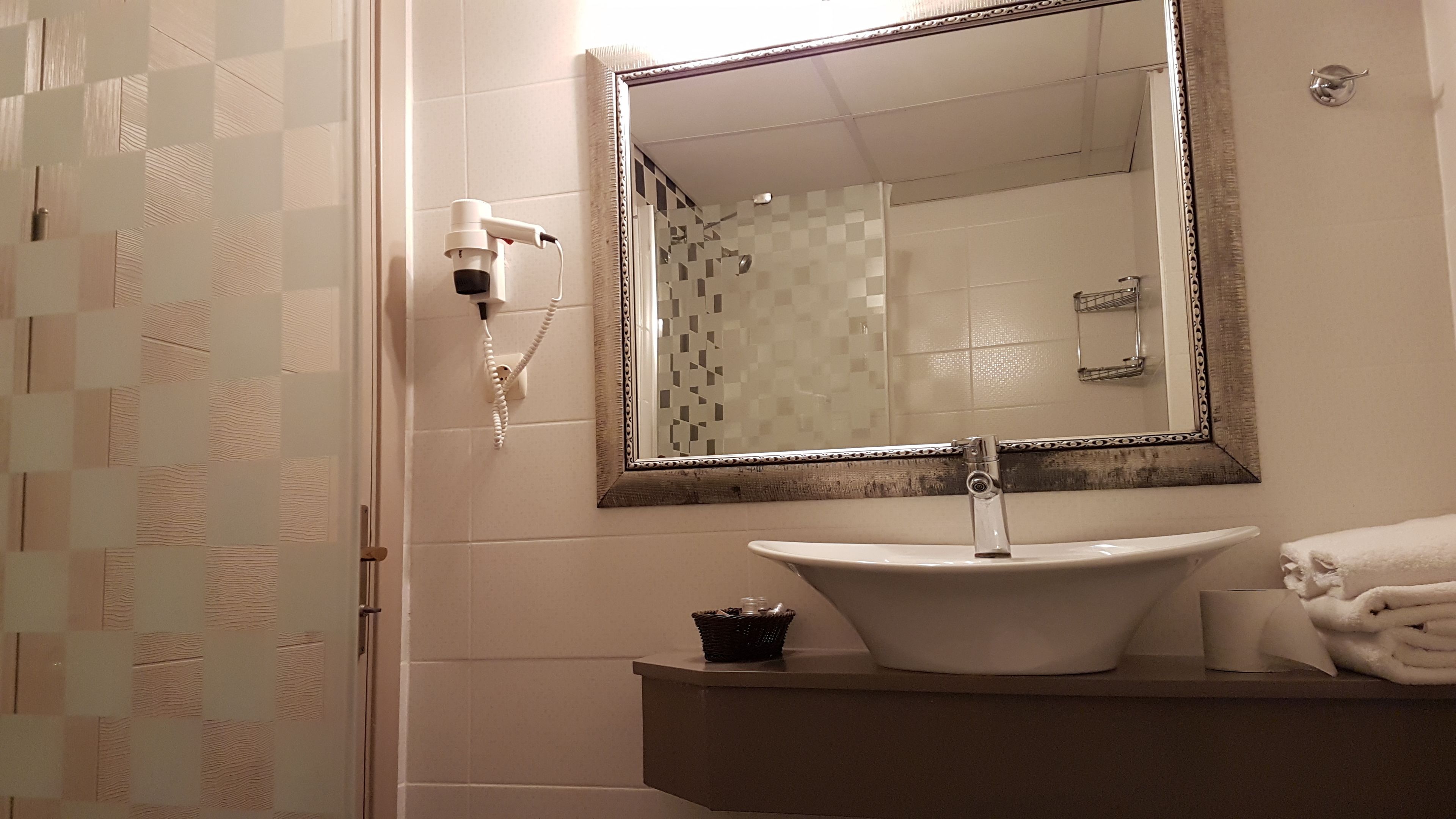 apartment | bathroom | shower, free toiletries, hair dryer, bathrobes