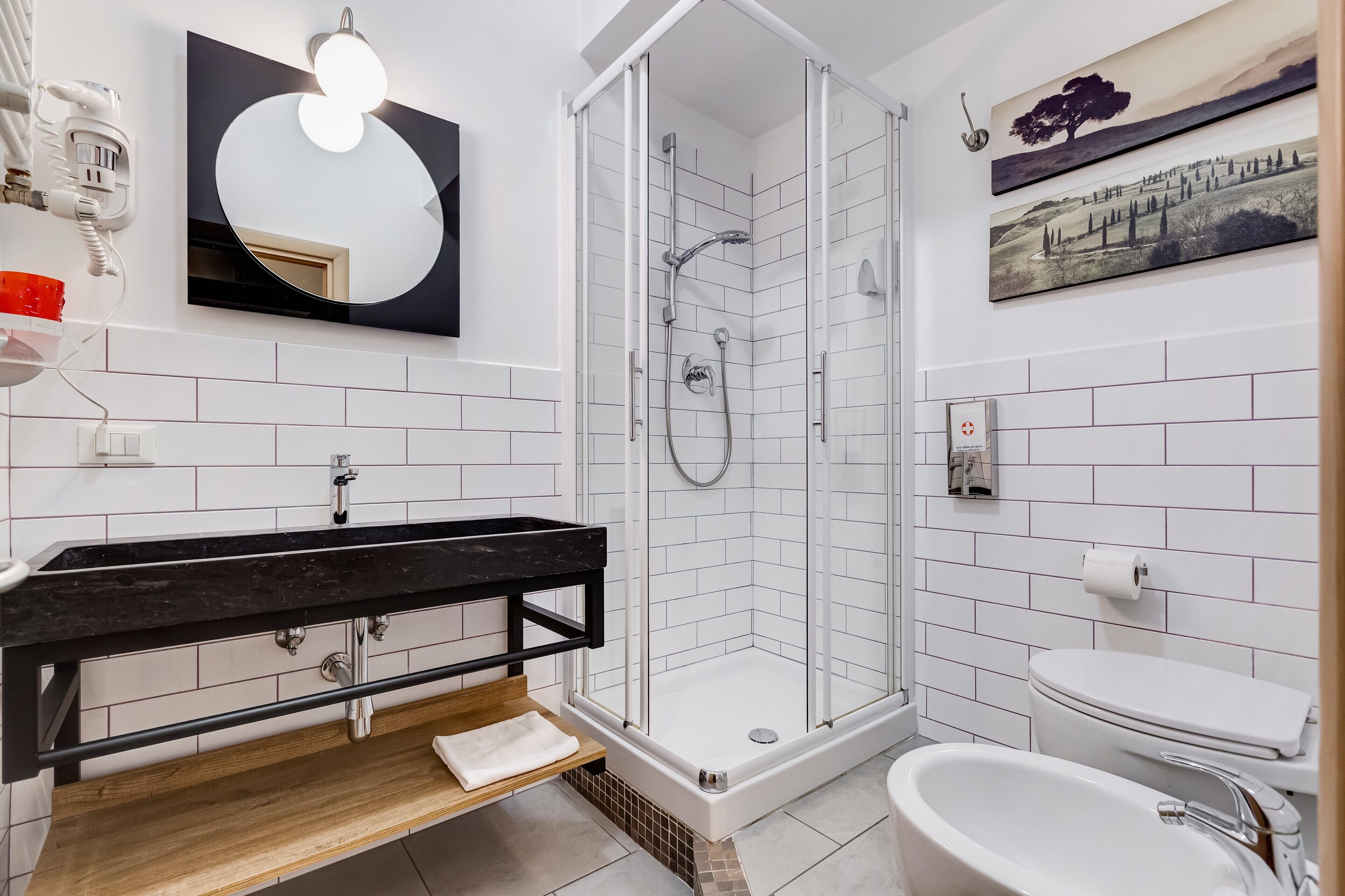 Doppia Deluxe, bagno privato | Bagno | Doccia, set di cortesia gratuito, asciugacapelli, bidet