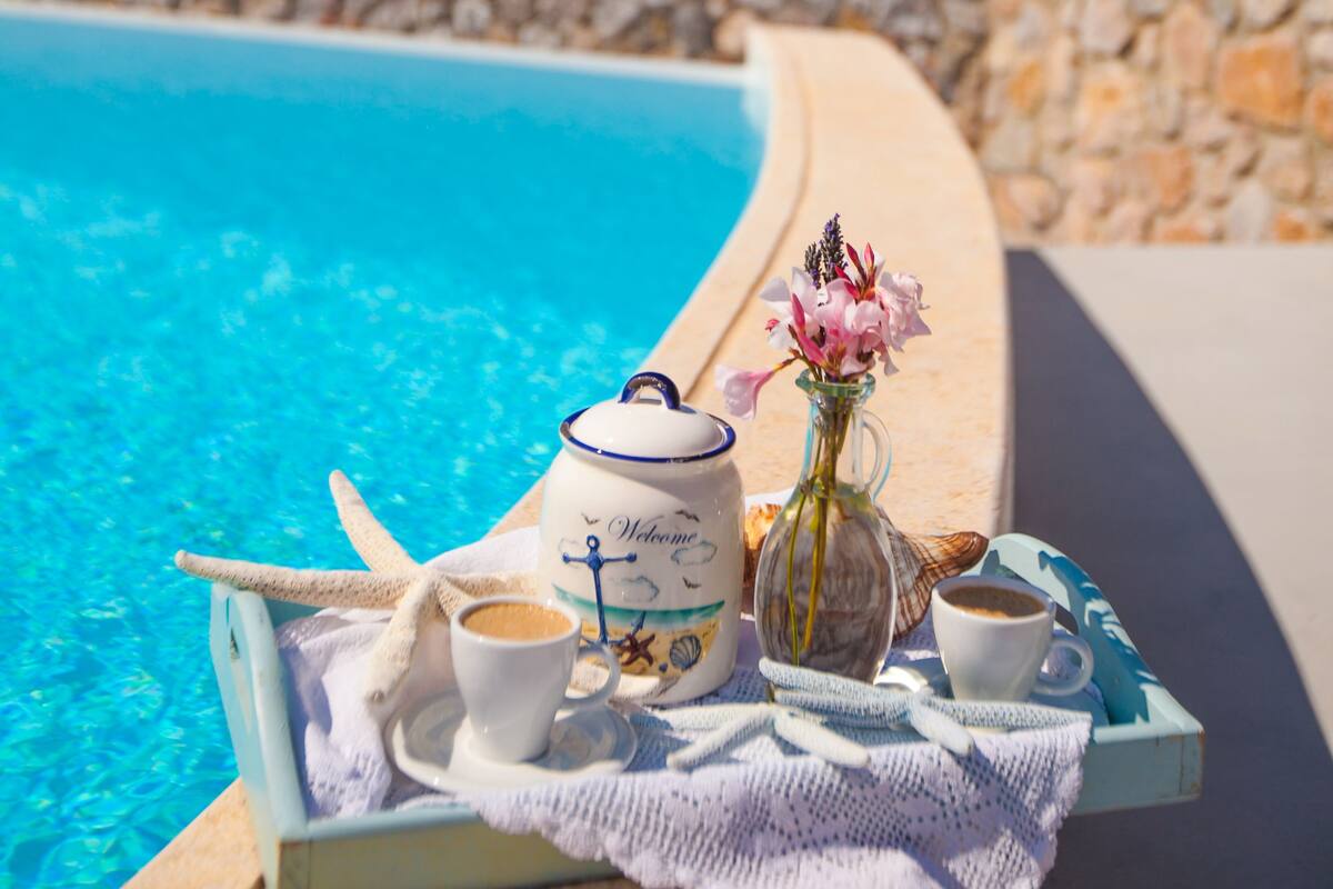 ميني بار وخزنة داخل الغرفة وواي فاي مجانًا