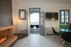 Villa, 2 Bedrooms, Private Pool, Sea View | In-room dining