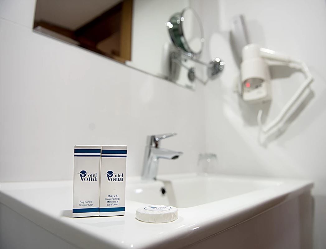 shower, free toiletries, hair dryer, slippers