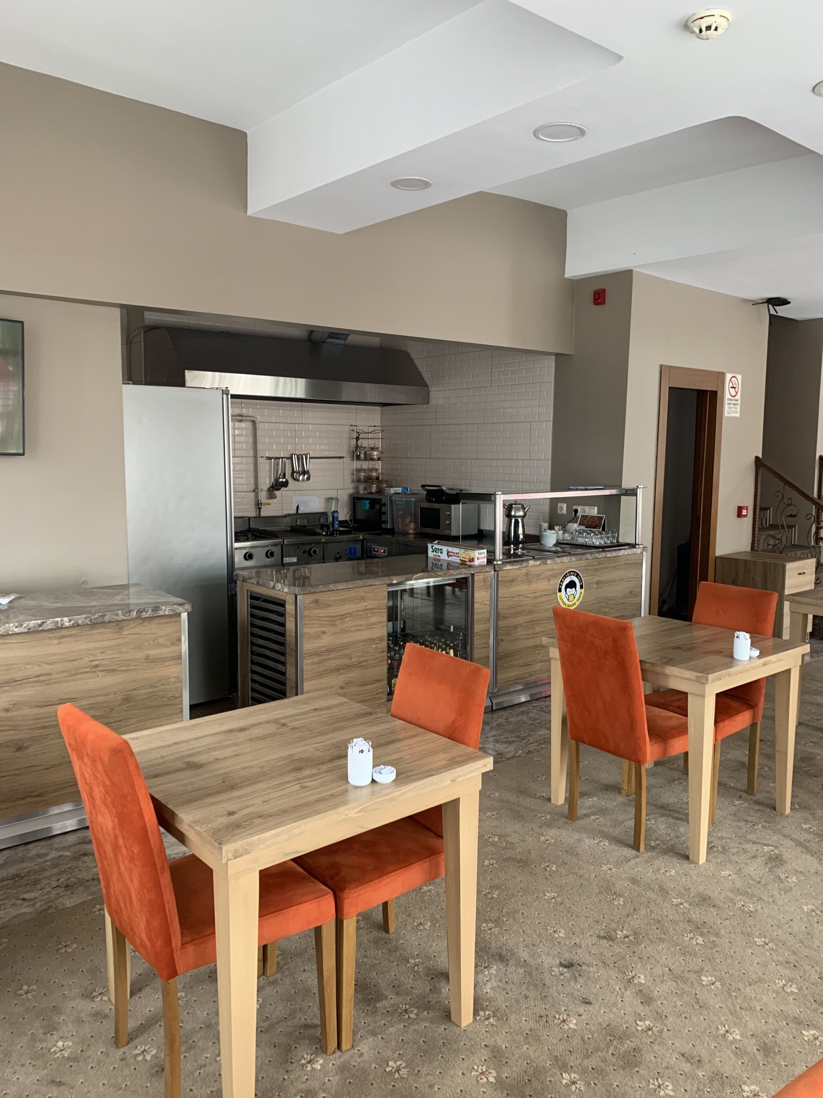 breakfast, lunch and dinner served