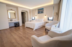 Havuz Manzarali Terasli Deluxe Oda - Cunda House Kucuk Otel (Ayvalik)