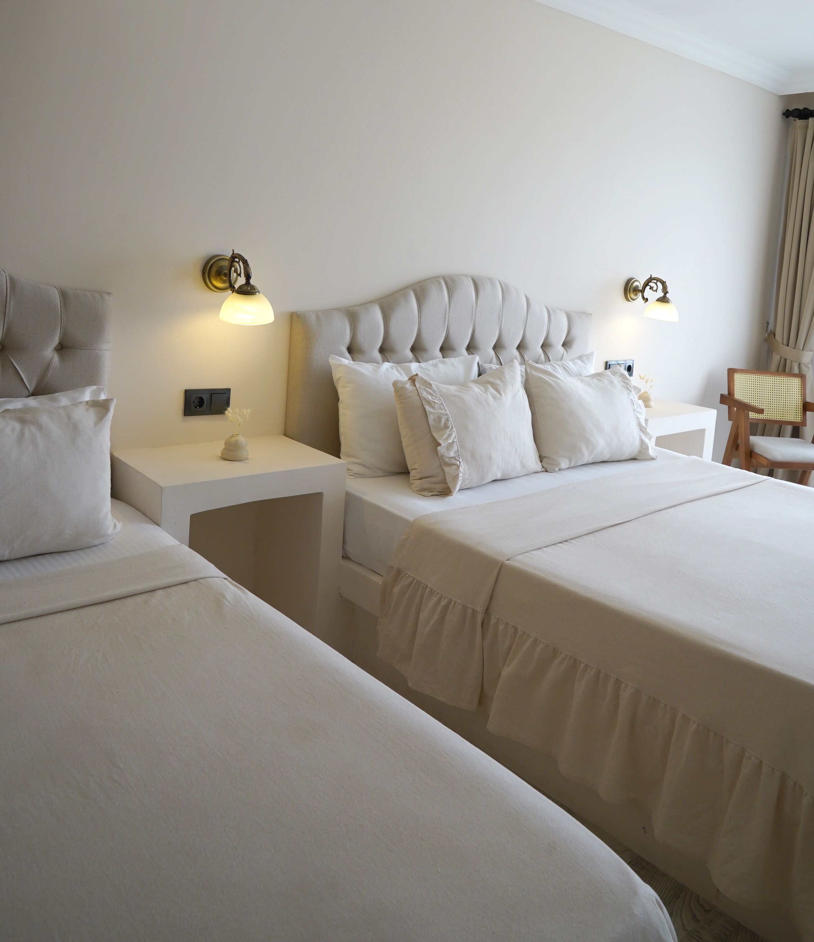 deniz manzarali triple oda | 1 bedroom, premium bedding, in-room safe, free wifi