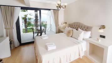 Deniz Manzarali Deluxe Oda | 高級寢具、客房內保險箱、免費無線上網、床單