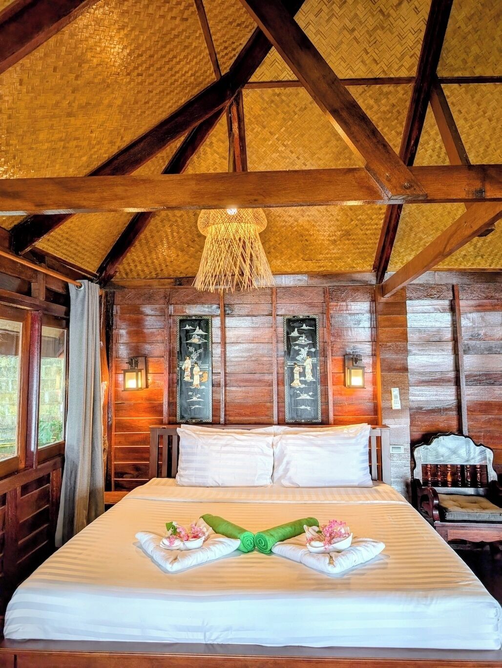 Banyan Villa | Minibar, desk, blackout drapes, soundproofing