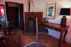 Romantic Double Room, Shared Bathroom, Garden Area (Marahja) | Minibar, individually decorated, individually furnished, soundproofing - Crazy Lounge B&B (Aigle)