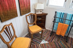 Unclassified image, 5 of 20, button - Crazy Lounge B&B (Aigle)