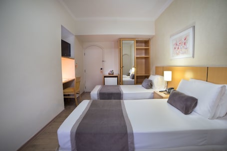 1 bedroom, minibar, desk, blackout drapes