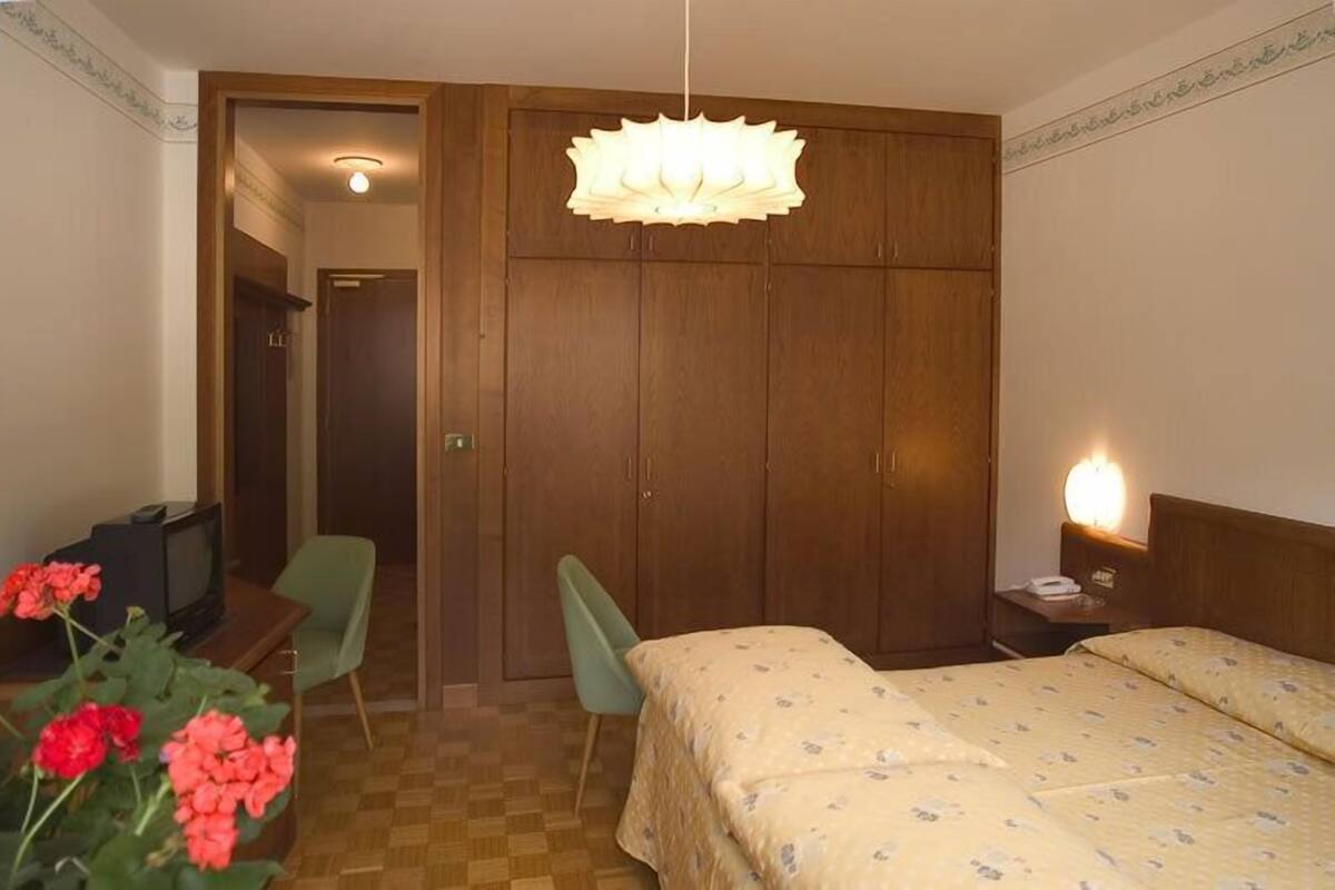 Double or Twin Room | In-room safe, desk, cots/infant beds, free WiFi