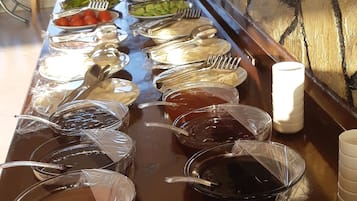 含每日吃到飽早餐