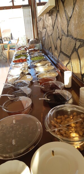 包含每日自助早餐