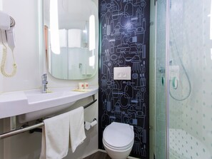 Superior Double Room | Bathroom