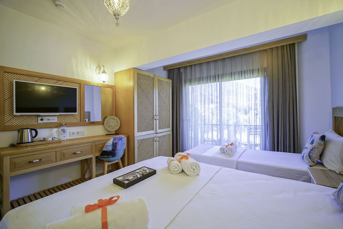 superior triple room | 1 bedroom, premium bedding, minibar, in-room safe