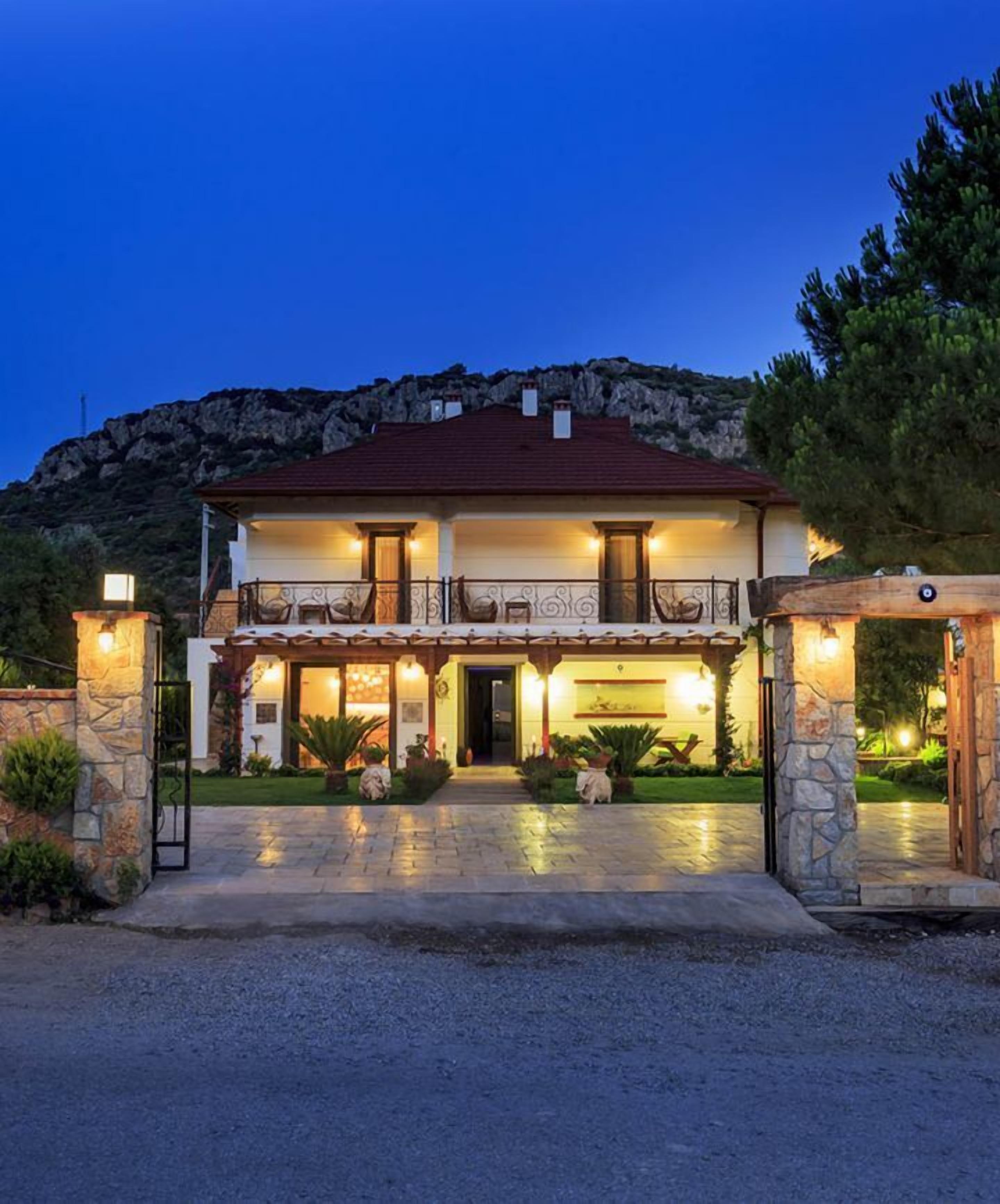 Front of property - evening/night