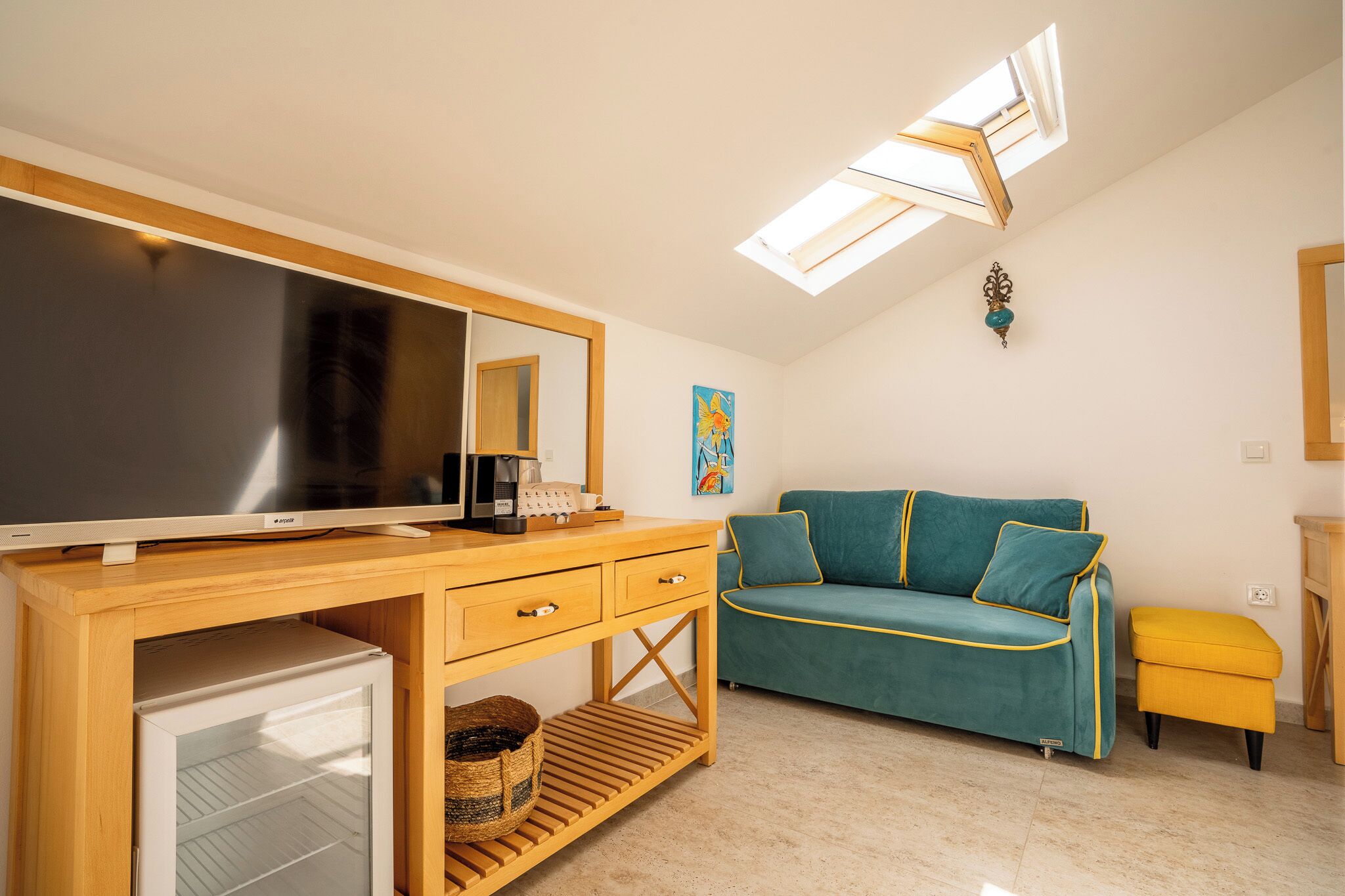 deluxe quadruple room | 1 bedroom, premium bedding, minibar, in-room safe