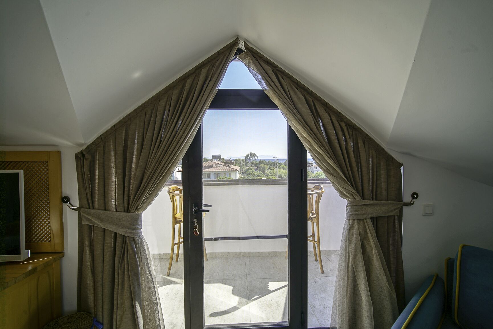 deluxe quadruple room | 1 bedroom, premium bedding, minibar, in-room safe