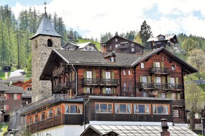 Front of property - The Alpina Lodge (Tschiertschen)