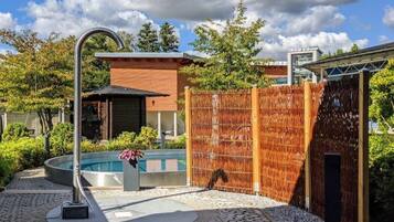 Tratamientos faciales, manicura y pedicura