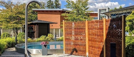 Soins du visage, soins de manucure et de pédicure