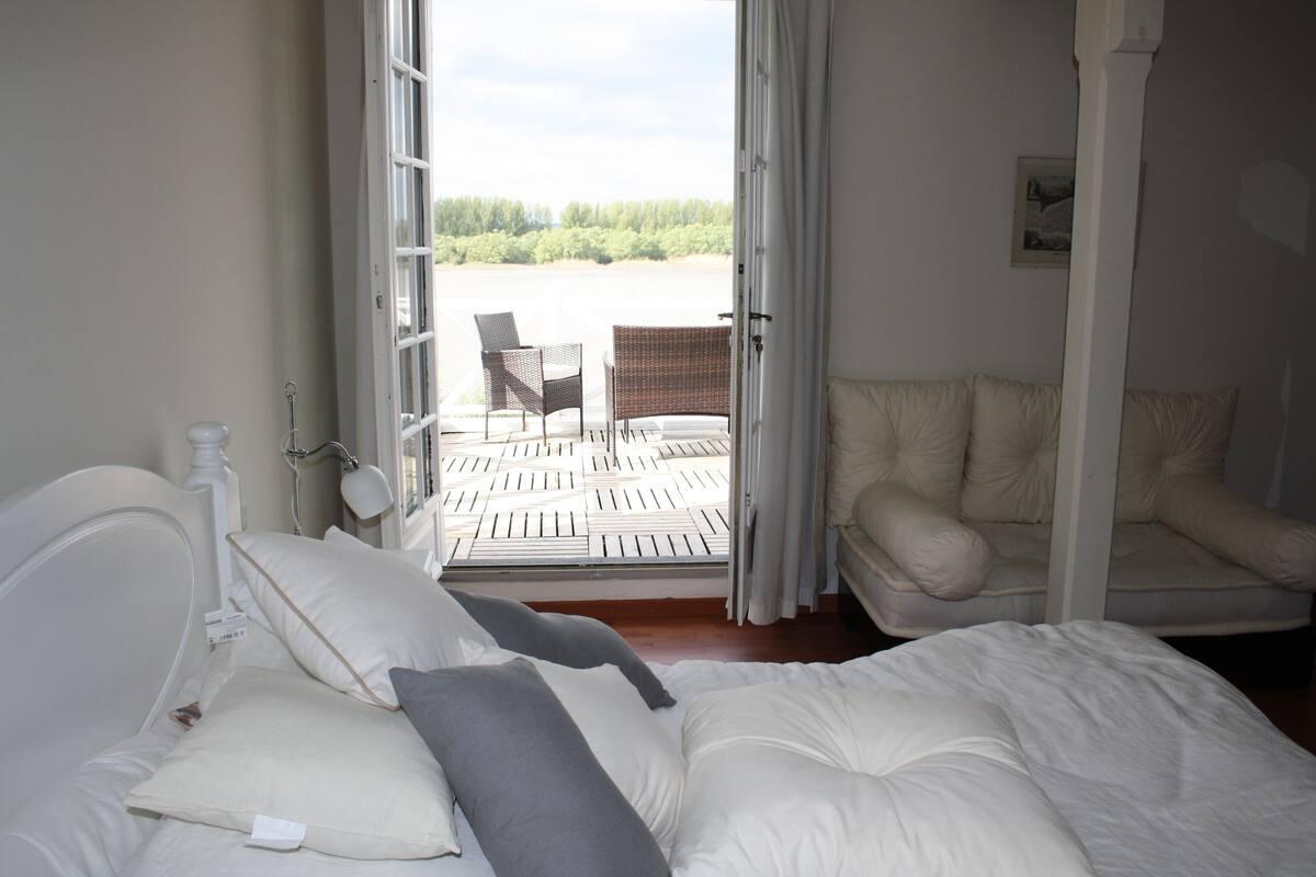 Iron/ironing board, free cots/infant beds, rollaway beds, free WiFi