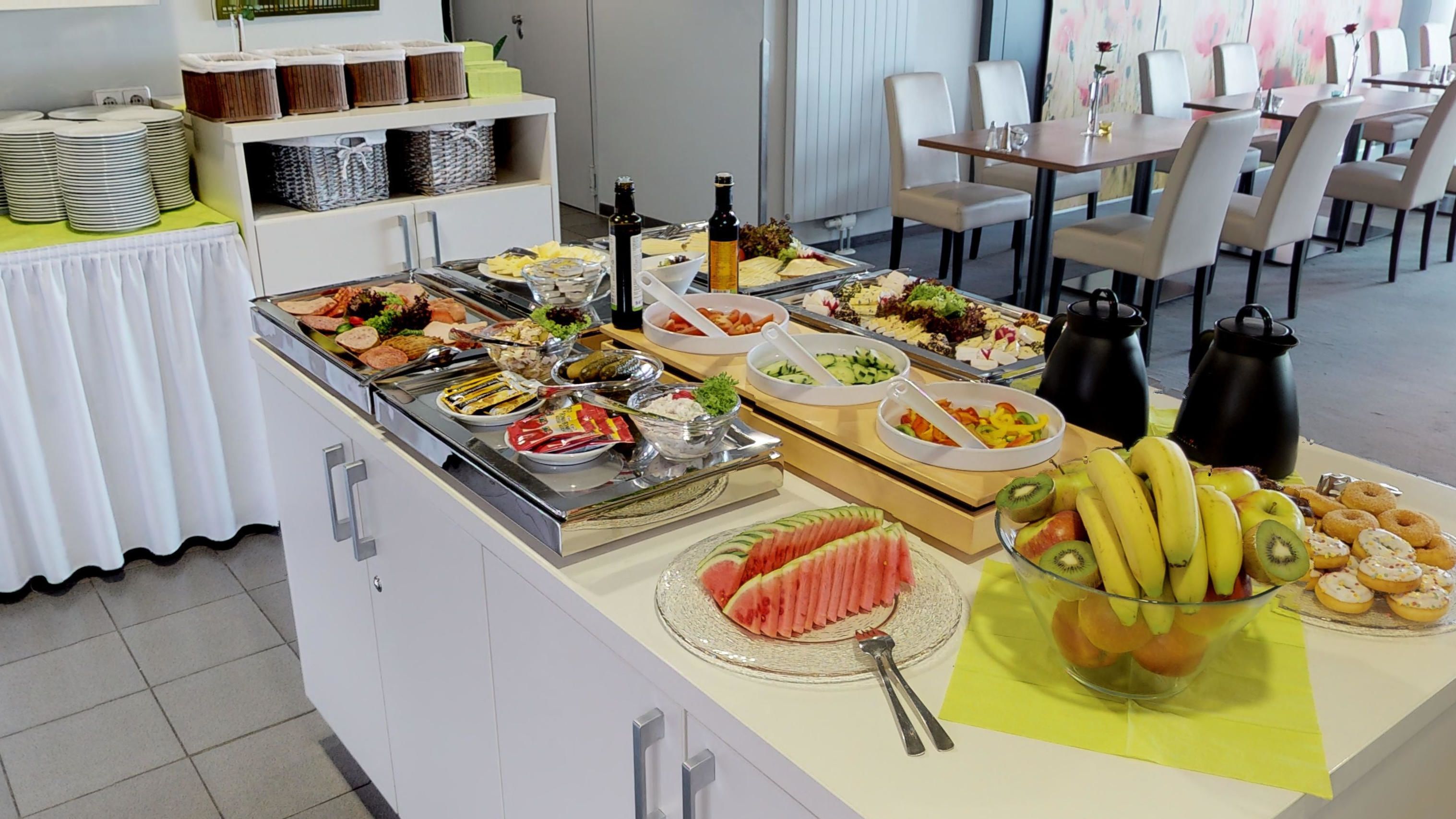 每日供應吃到飽早餐 (每人 EUR14.90)