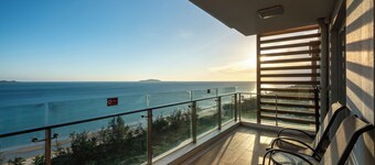 Sanya Seacube Holiday Hotel