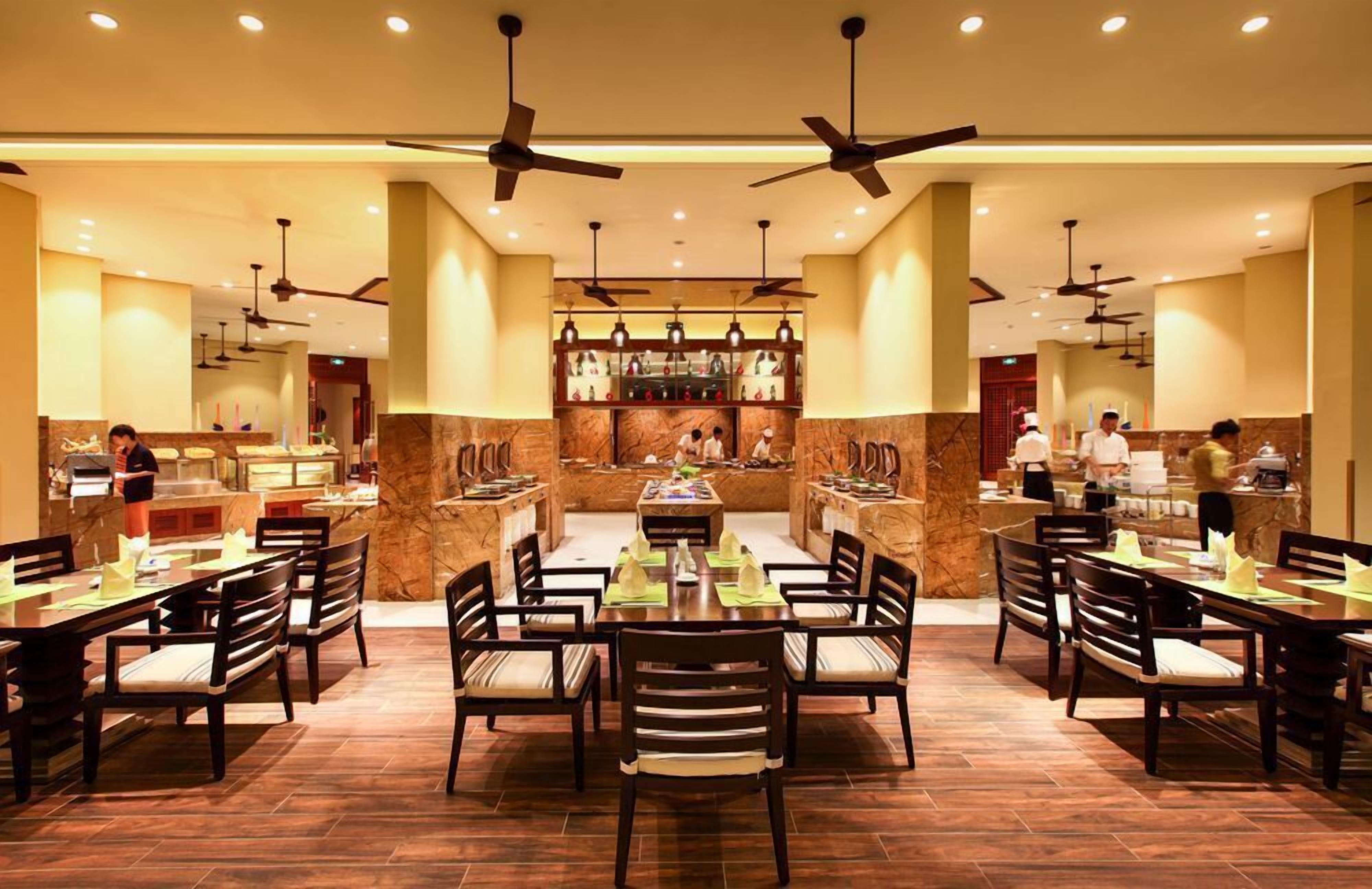 breakfast, lunch, dinner served; local and international cuisine